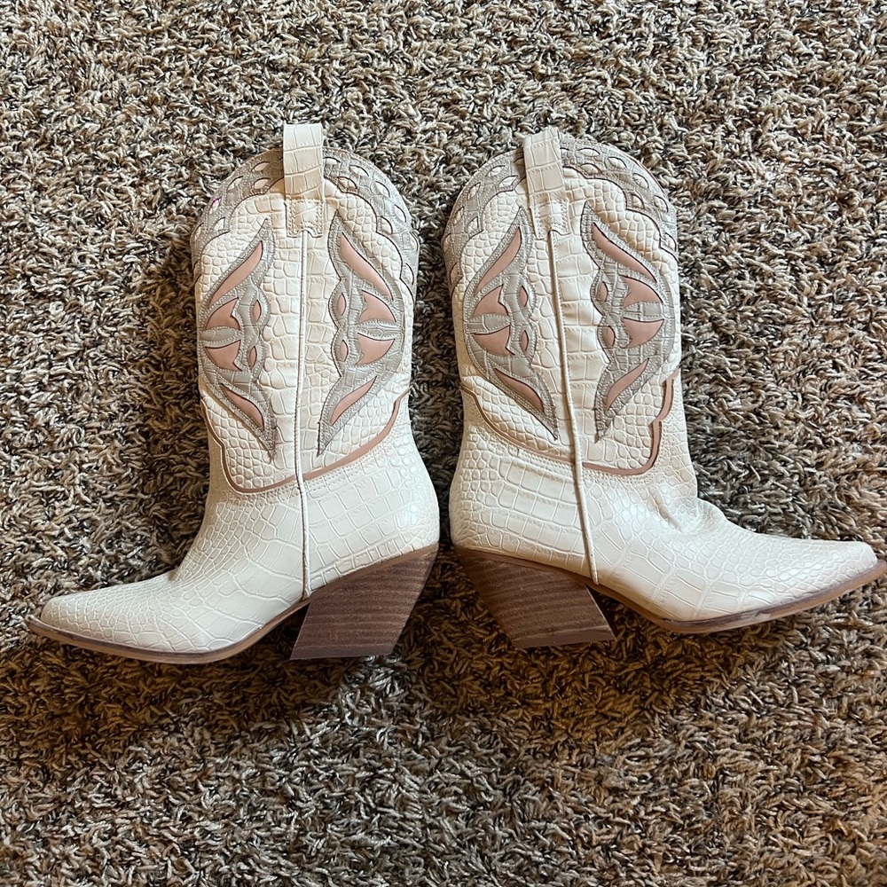 NWOT steve madden cowboy boots